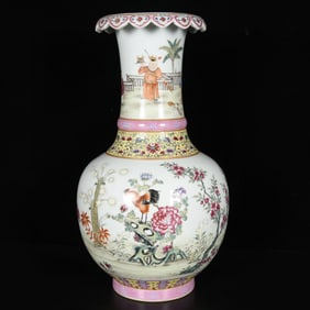 A Rare Enamel Painted Gold Flower and Rooster Pattern Vase
