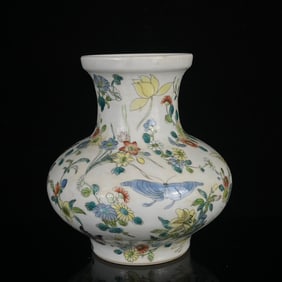 An Exquisite Wucai Flower and Butterfly Pattern Vase