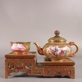 A Set of Exquisite Enamel Figure Pattern Teapots