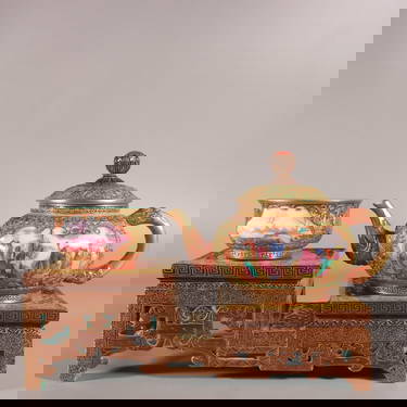 A Set of Exquisite Enamel Figure Pattern Teapots