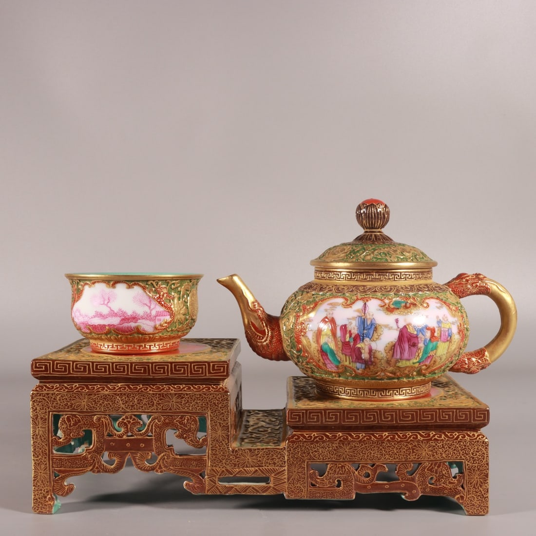A Set of Exquisite Enamel Figure Pattern Teapots