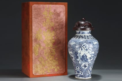 A Huge Blue and White Figure Pattern Huanghuali Wood Bottle,with Vertical Scroll Painting on Silk