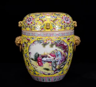 An Exquisite Famille-Rose Figure Pattern With Cover Jar