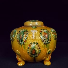 A Rare Tang Tri-Color Glazed Pottery Flower Pattern Tripod Cover Jar
