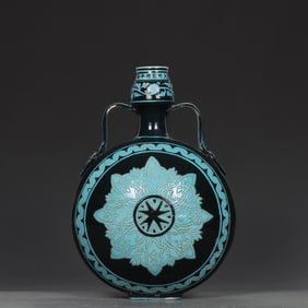 A Rare Ink Ground Green Color Flower Pattern Vase
