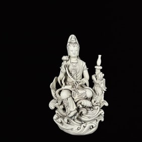 An Exquisite Blance-De-Chine Statue of Avalokitesvara