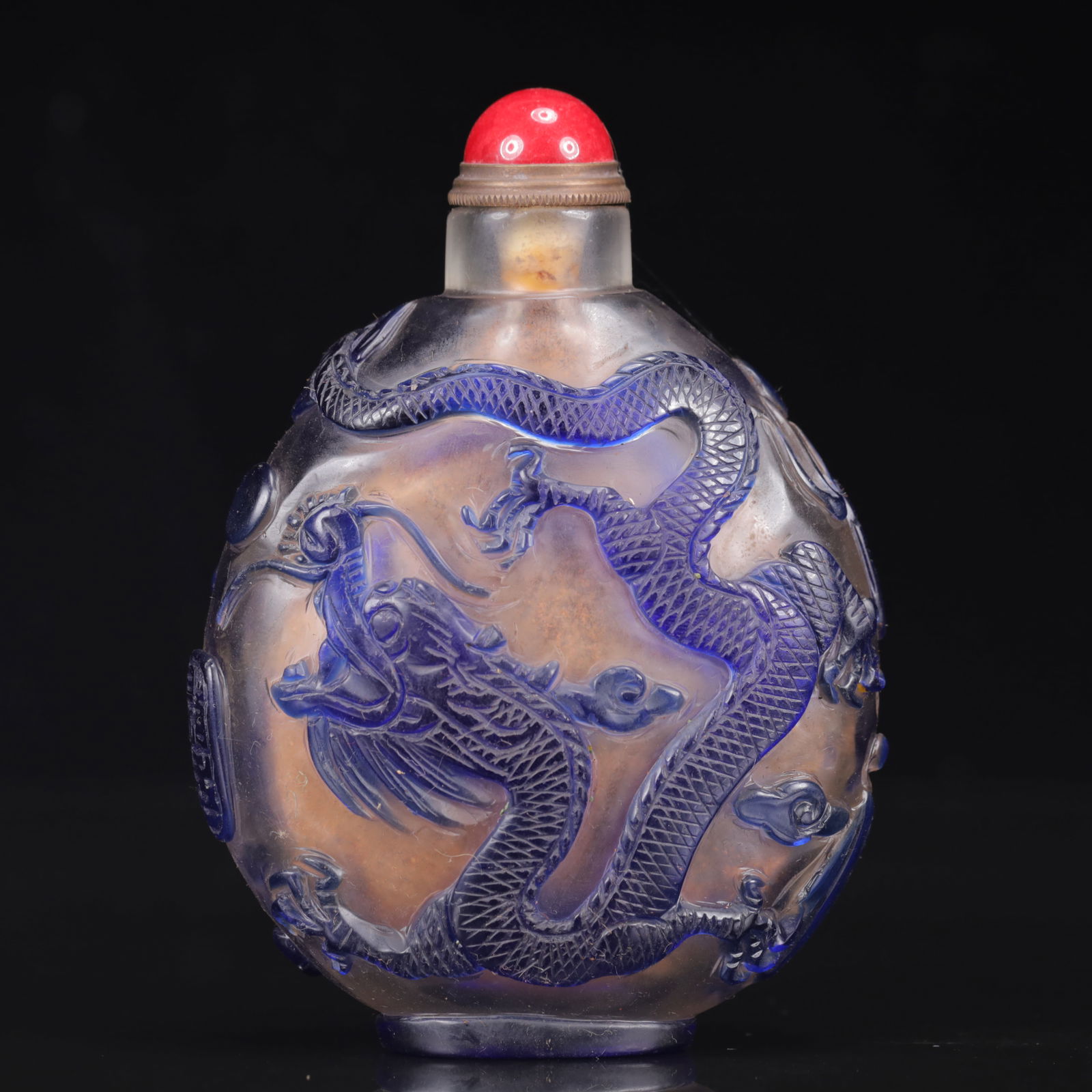An Exquisite Glass Dragon Pattern Snuff Bottle (1 of 8)