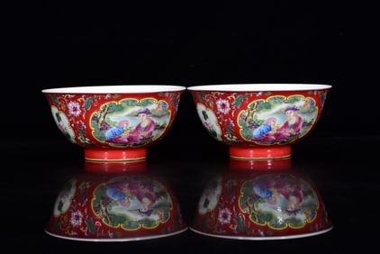 A Pair of Exquisite Famille-Rose Figure Pattern Bowls