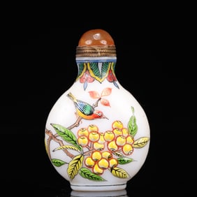 An Exquisite Glass Peach and Bird Pattern Snuff Bottle