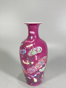 An Exquisite Ruby Red-Glazed Ganoderma lucidum Pattern Vase