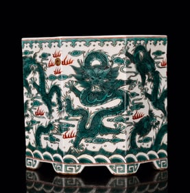 An Exquisite Wucai Dragon Pattern Brush Pot