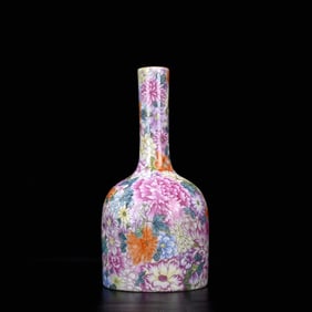 An Exquisite Enamel Flower Pattern Vase