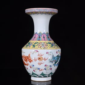 An Exquisite Famille-Rose Dragon Pattern Vase