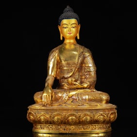 An Exquisite Gilt Bronze Statue of Sakyamuni