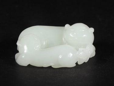 An Exquisite White Jade Beast Ornament