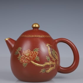 An Exquisite Purple Sands Flower and Bird Pattern Teapot