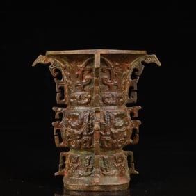 An Archaic Bronze Beast Pattern Pot