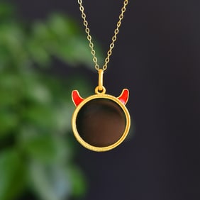 An Exquisite Sterling Silver-Gold Plated Inlaid Black Jade Pendant