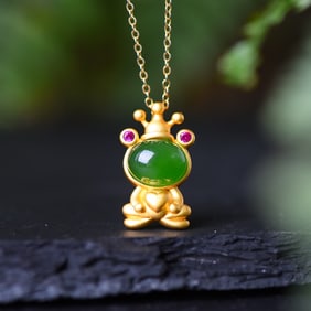 An Exquisite Sterling Silver-Gold Plated Inlaid Jasper Pendant