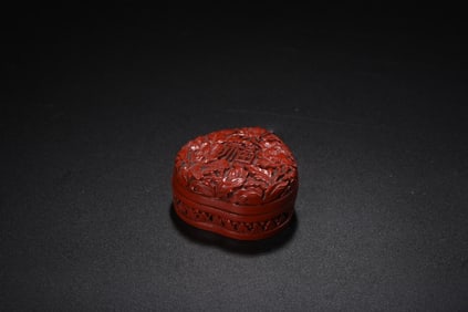 An Exquisite Carved Red Lacquer Flower Pattern With Cover Box