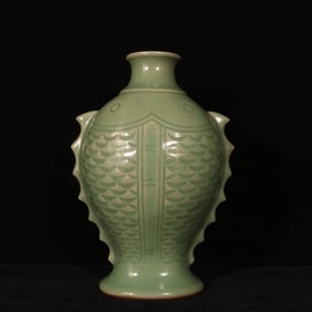 An Exquisite Longquan yao Celadon Glazed Fish Pattern Vase