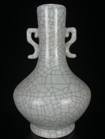 A Rare Ge yao Double-Ears Vase