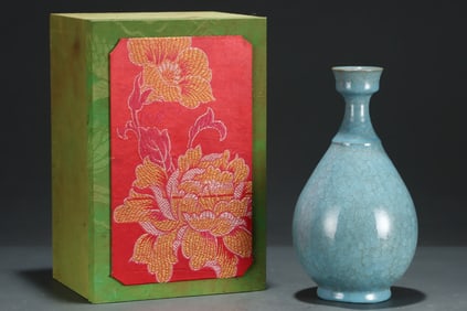 An Exquisite Ru yao Vase