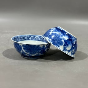 A Pair of Exquisite Blue and White Landscape and Figure Pattern Cups