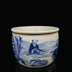 An Exquisite Blue and White Character and Story Pattern Cover Jar