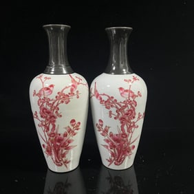 A Pair of Exquisite Black Glazed Ruby Red-Glazed Painted Gold Flower and Bird Pattern Vases