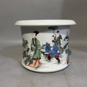An Exquisite Wucai Character and Story Pattern Vase