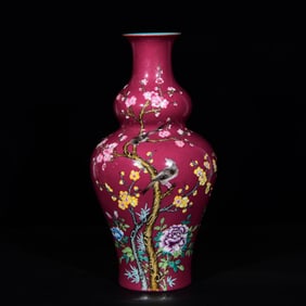 A Rare Ruby Red-Glazed Enamel Flower and Bird Pattern Gourd-Shaped Vase