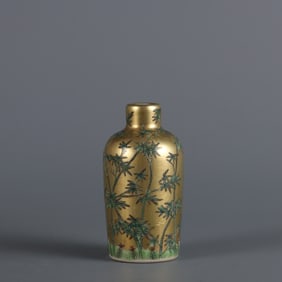 An Exquisite Gold Ground Famille-Rose Bamboo Pattern Snuff Bottle