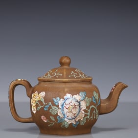An Exquisite Purple Sands Flower and Bird Pattern Teapot