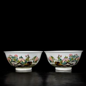 A Pair of Exquisite Enamel Flower and Bird Pattern Bowls,With Poem