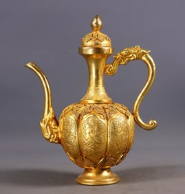 An Exquisite Gilt Bronze Flower and Bird Pattern Dragon-head Flagon