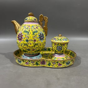 A Set of Fine Enamel Yellow Ground Gilt Lotus Pattern Teaware