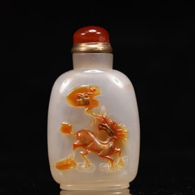 An Exquisite Agate Auspicious Beast Pattern Snuff Bottle