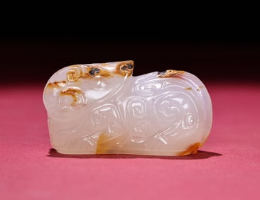 An Exquisite Agate Goat Hand Piece