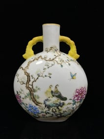 An Exquisite Famille-Rose Painted Gold Flower and Bird Pattern Double-Ears Vase