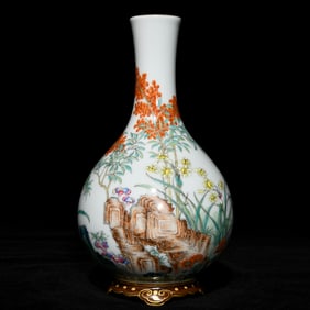 An Exquisite Famille-Rose Painted Gold Plum Blossom, Orchid, Bamboo and Chrysanthemum Pattern