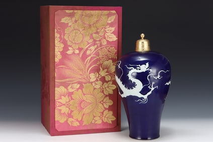 A Huge Ji Blue Glazed Auspicious Cloud and Dragon Pattern Vase,With Gilt Cover