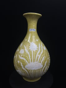 A Huge Yellow Glazed Fish and Algae Pattern Vase