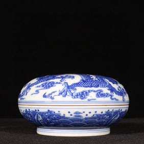 An Exquisite Blue and White Seawater,Auspicious Cloud and Dragon Pattern Cover Box
