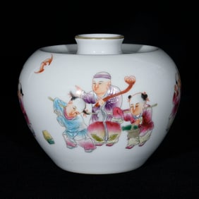 An Exquisite Famille-Rose Painted Gold Character and Story Pattern Apple-Shaped Vase,With Poem