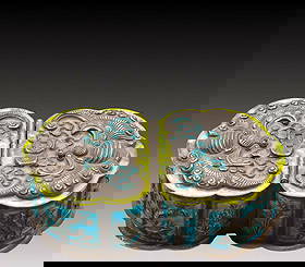 A Superb Silver Blueing 'Flower& Bat' Box: A Superb Silver Blueing 'Flower& Bat' Box. The cover is cast with coin-like decorations and bands of scrolls. Chinese Qing Dynasty. Marked. Size:4.7inx2.8inx1.4in 清代 银烧"