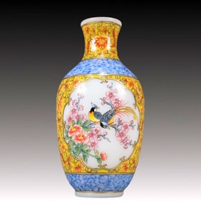 A Precious Coloured glaze Enamel Flower and Bird Pattern Vase