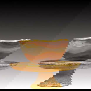 An Exquisite Agate Cover with Gold Cup: An Exquisite Agate Cover with Gold Cup,Qing Dynasty, China,Size:4.9inx3.5in,Weight:250g