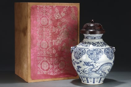 A Huge Blue and White Lotus,Auspicious Cloud and Dragon Pattern Beast-Ears Cover Jar