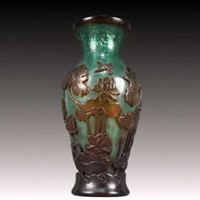 A Precious Coloured glaze Green Glazed Flower and Fish Pattern Vase